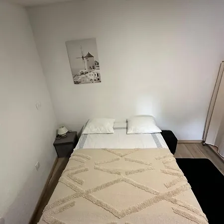 Three Borders דירה